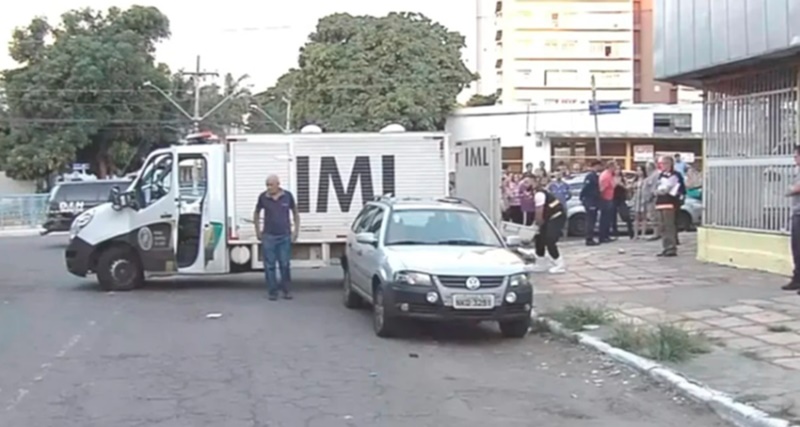 Filho tira a vida do pai, em seguida tira a própria vida; Tudo por conta de uma pa… Ver Mais