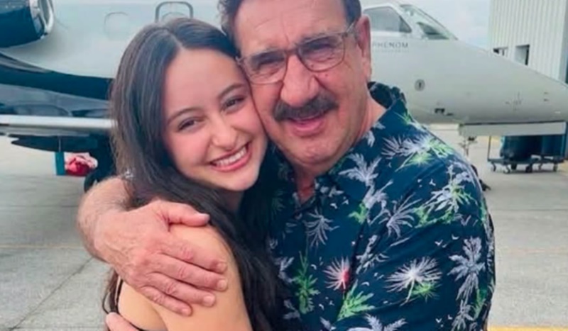 Ratinho anuncia namoro com sua…Ver mais