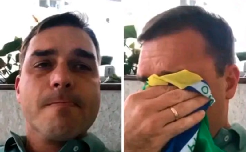 URGENTE: Flávio Bolsonaro acaba de ser… Ver mais